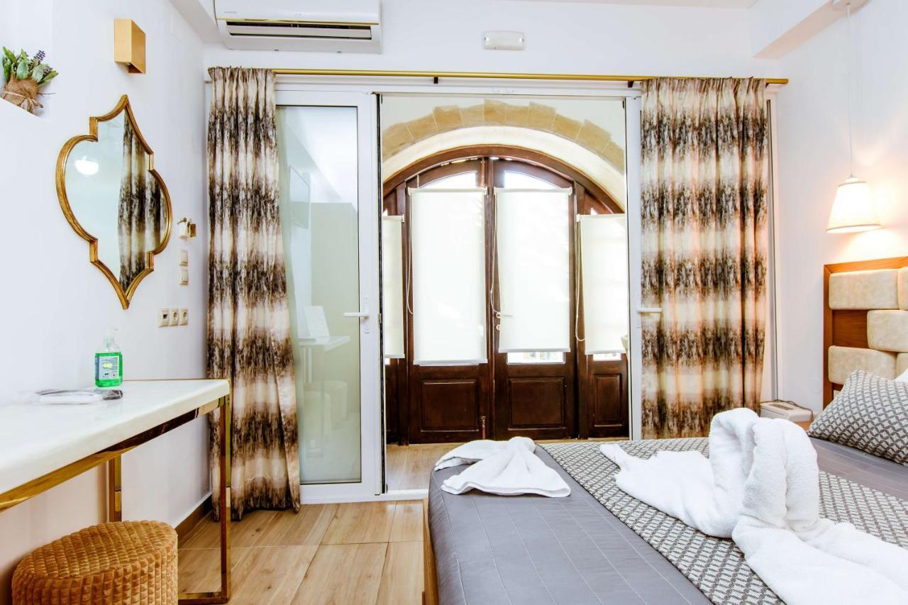 Casa de hóspedes Bozzali Chrissi Akti Chania